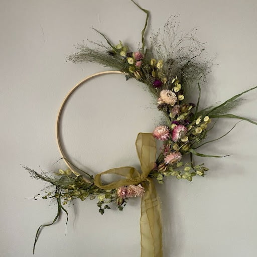 Dried Flower Wreath Kit in Moss colour scheme